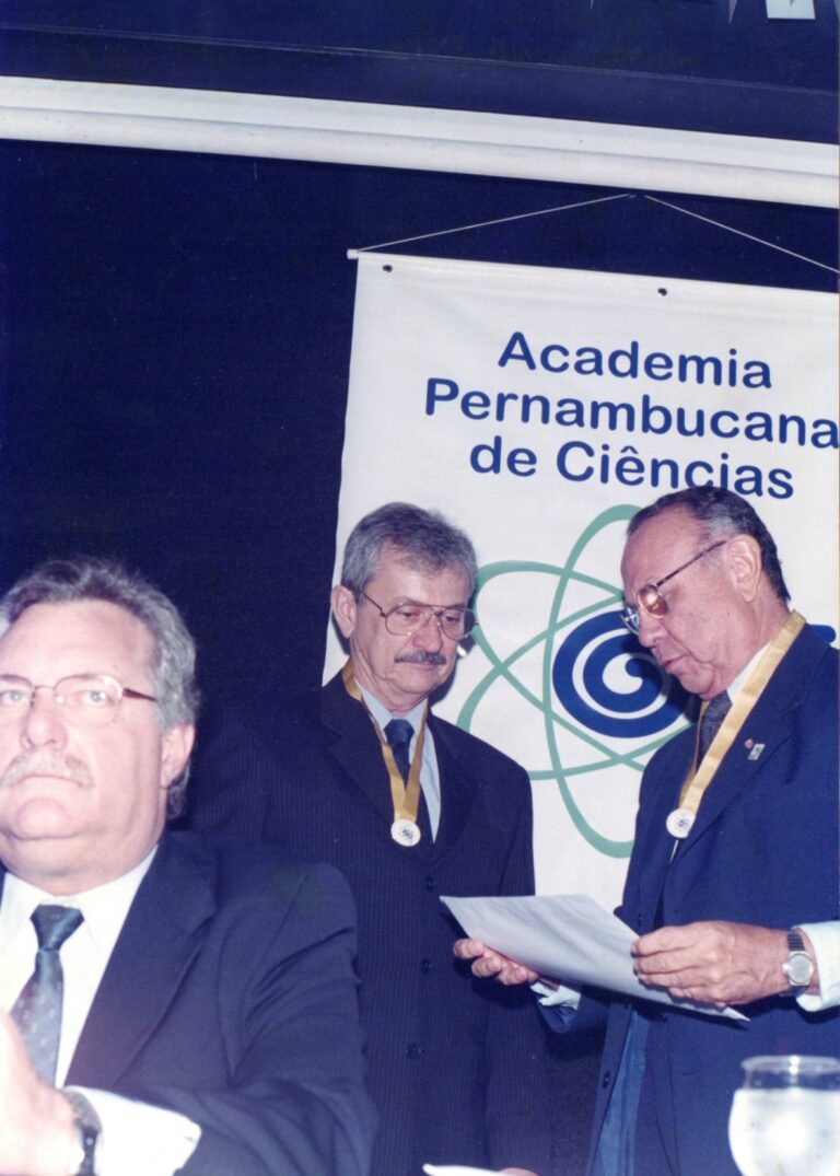 posse-diretoria-e-conselho-fiscal-2002
